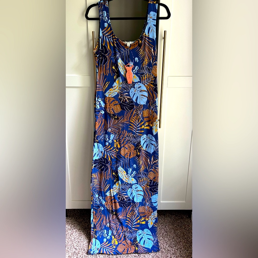BRAND NEW! Blue jungle print Sumer dress. By Haure Monde size L.